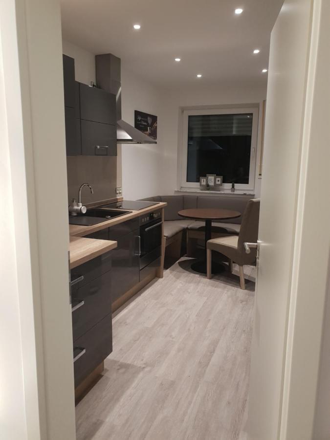 Ferienwohnung Mit Jacuzzi Naehe Flughafen Koeln Bonn Troisdorf Bagian luar foto