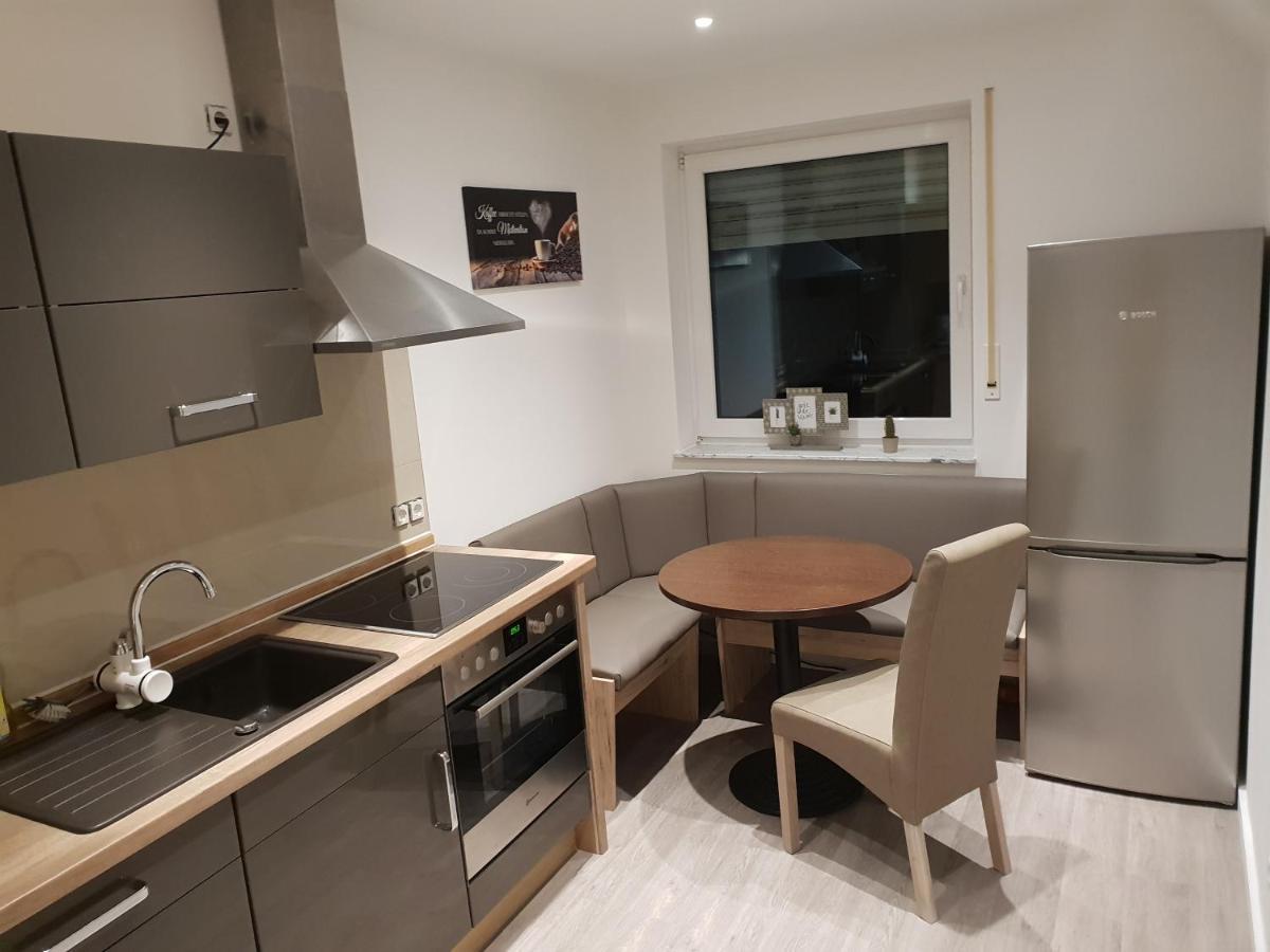 Ferienwohnung Mit Jacuzzi Naehe Flughafen Koeln Bonn Troisdorf Bagian luar foto
