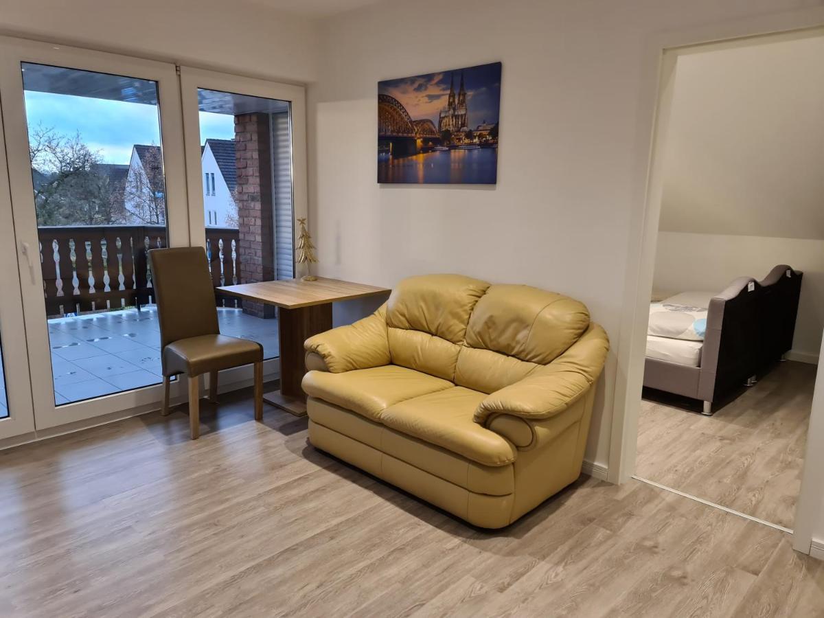 Ferienwohnung Mit Jacuzzi Naehe Flughafen Koeln Bonn Troisdorf Bagian luar foto